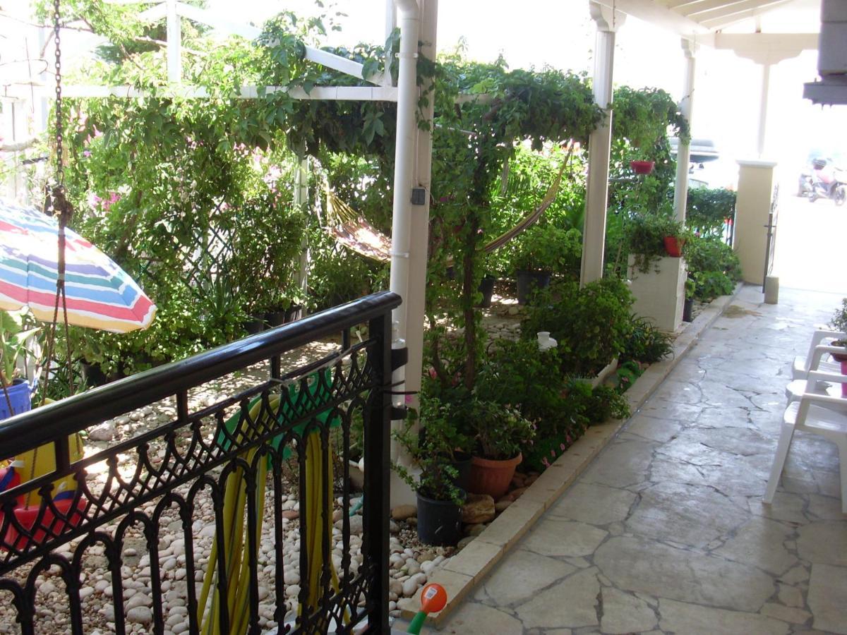 Mariangela Apartments Ликсури Екстериор снимка